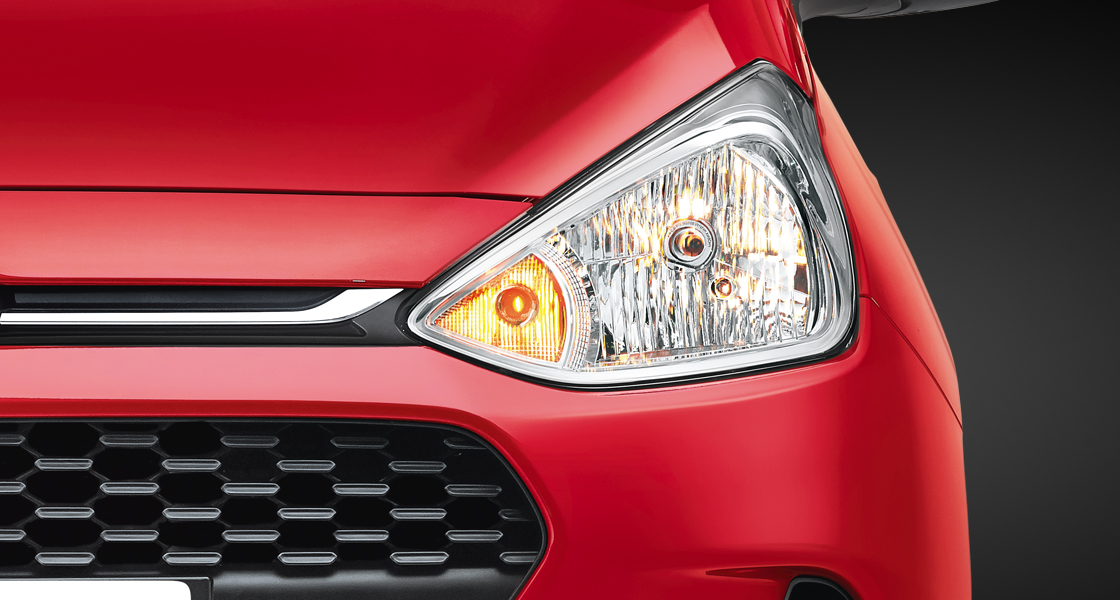 Chrome-coated radiator grille with Hyundai Motors Company logo