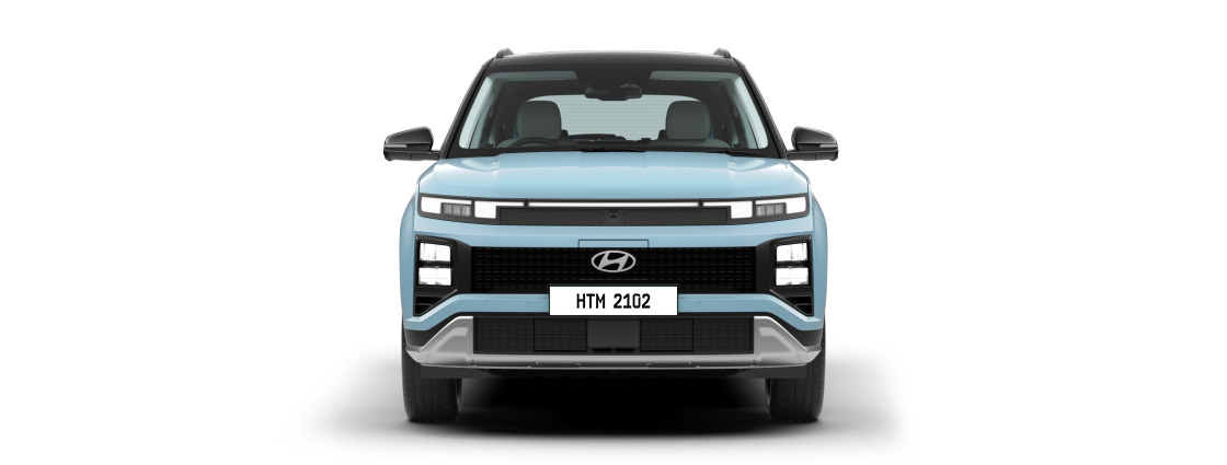Right side front view of white Creta