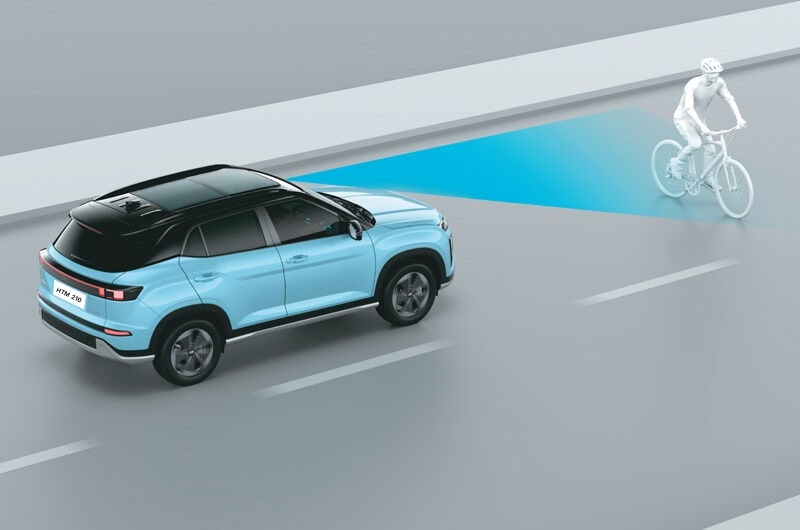 Rear parking assist system screen on center fascia
